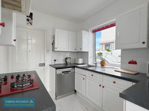 Kitchen- click for photo gallery